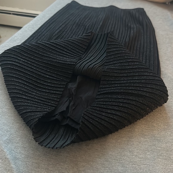 SOLD Kimchi Blue pleated metallic shimmer midi skirt - Picture 8 of 14